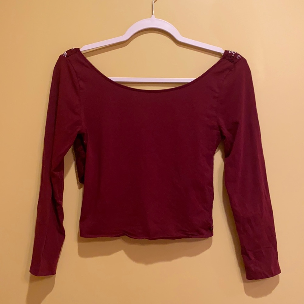 Cross back lace long sleeve crop top